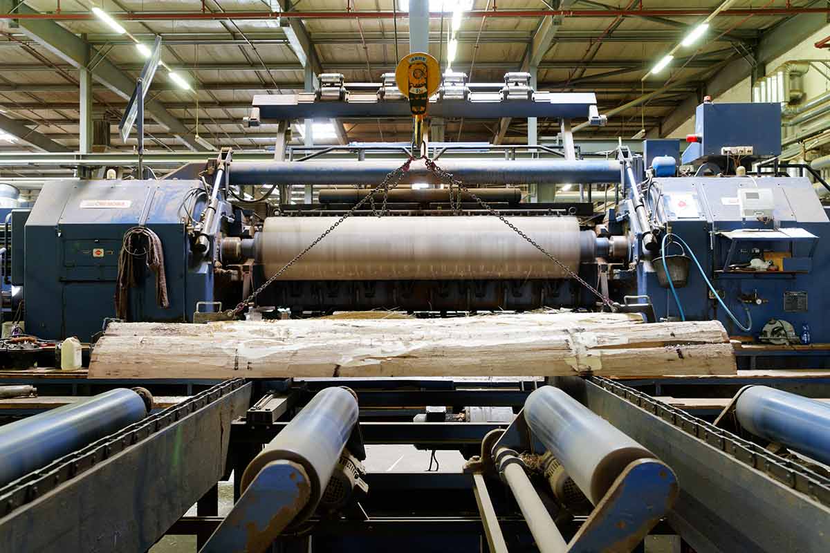 Schälen der Furnierstreifen